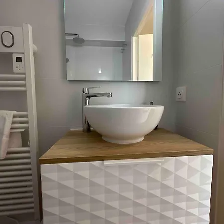 Appartement Les Pins D'eugénie T2 Direct
